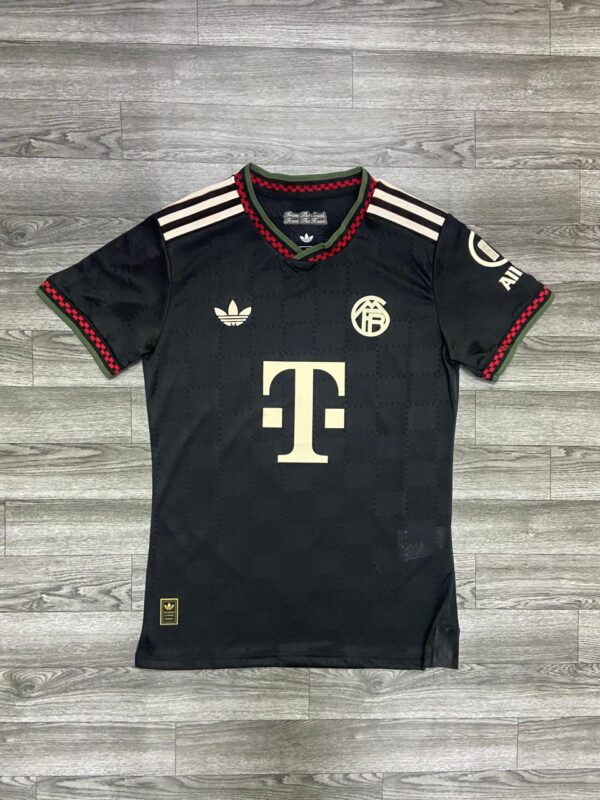 BAYERN MUNICH 25/26 TERCERA EQUIPACIÓN