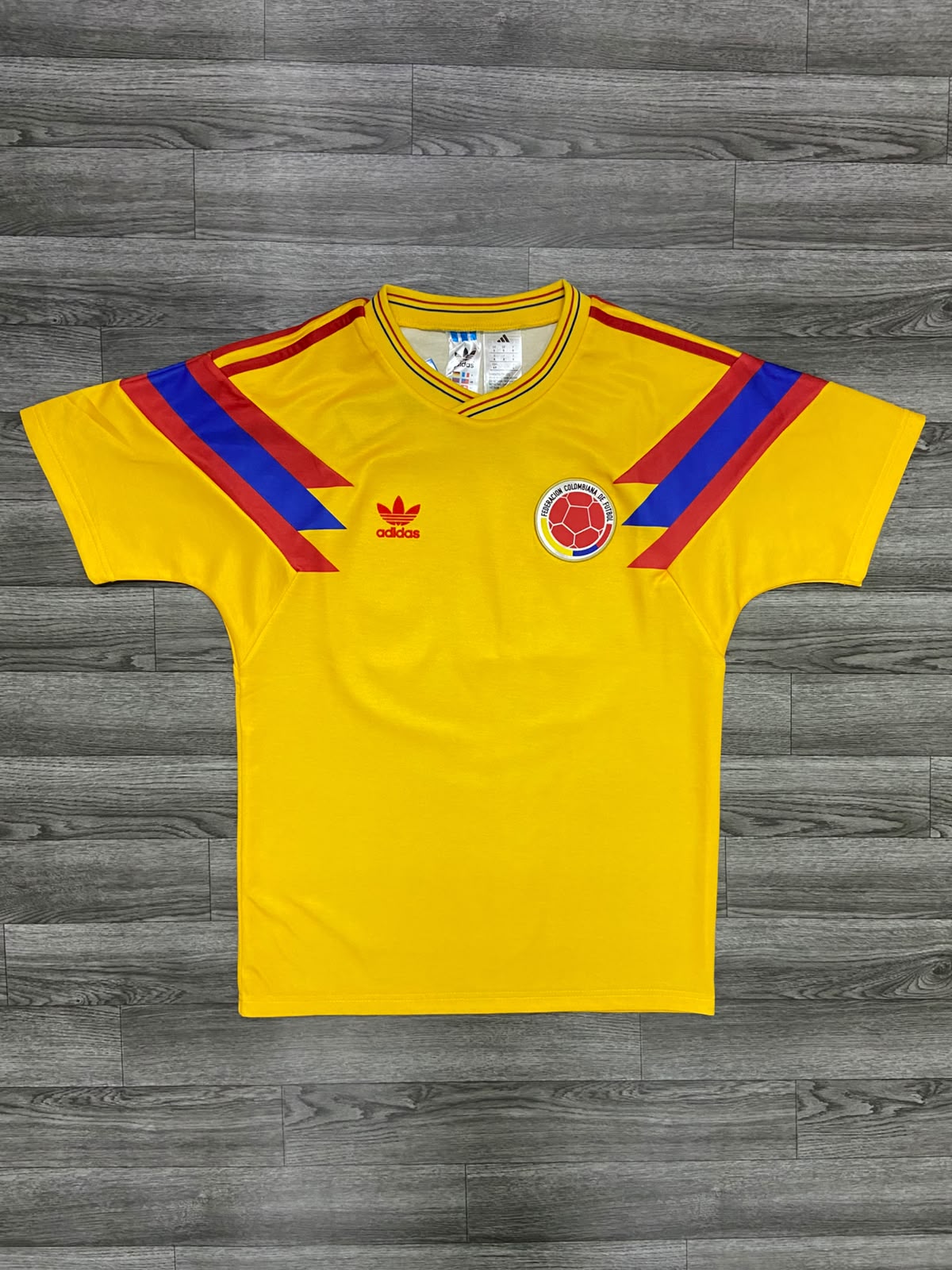 COLOMBIA 1990 LOCAL + 10