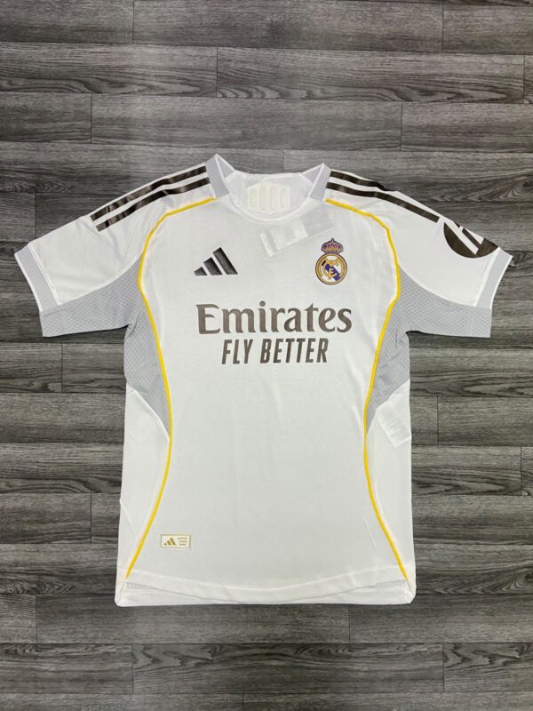 REAL MADRID 25/26 LOCAL