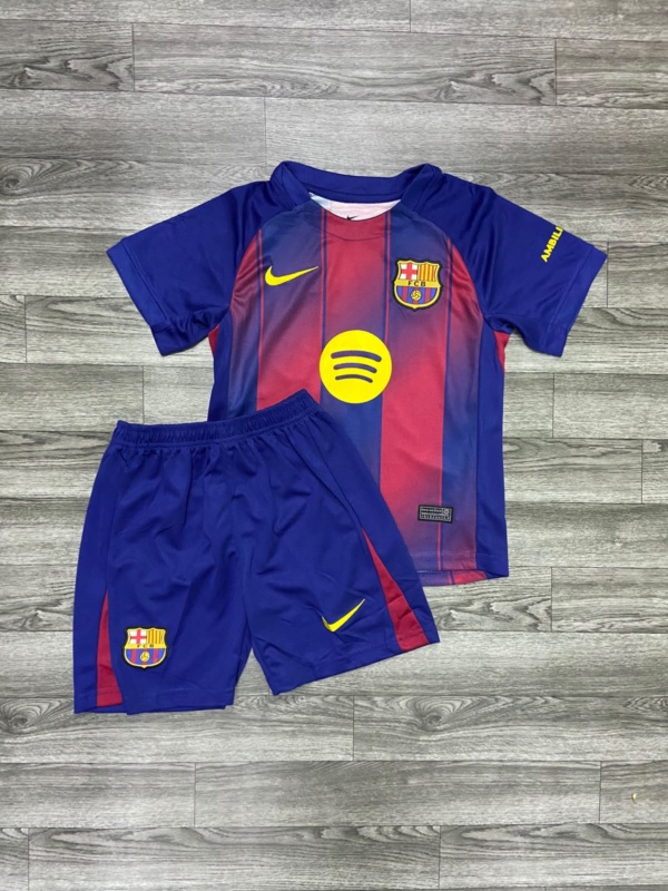 BARCELONA 25/26 LOCAL