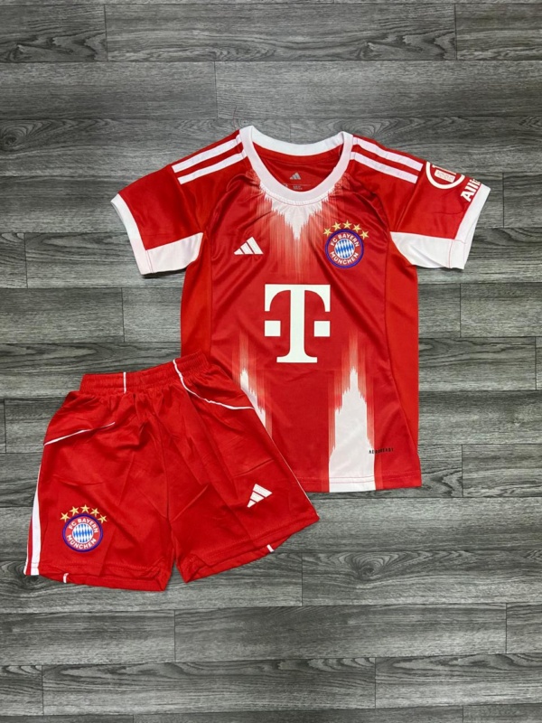 BAYERN MUNICH 25/26