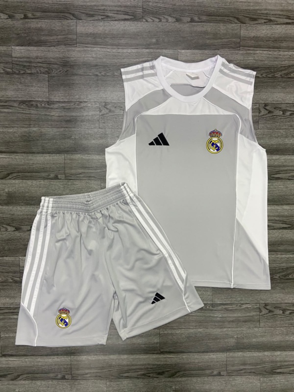 REAL MADRID ENTRENO 25/26 GRIS