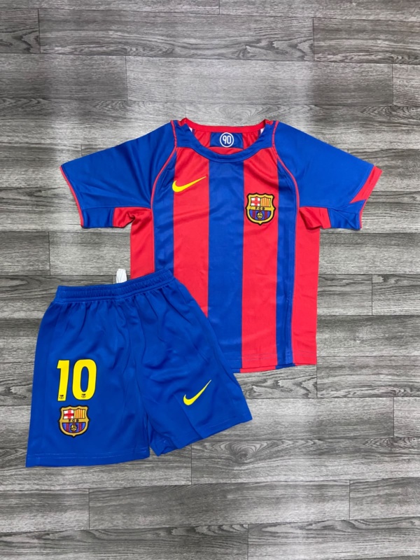 BARCELONA 04/05 + RONALDINHO