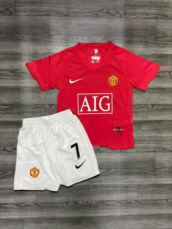MANCHESTER UNITED 07/08 + RONALDO